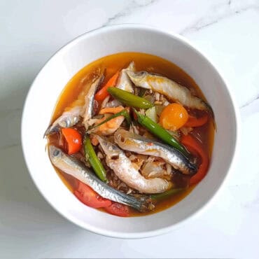 Pinangat na Talimusak (Filipino Goby Fish Stew)