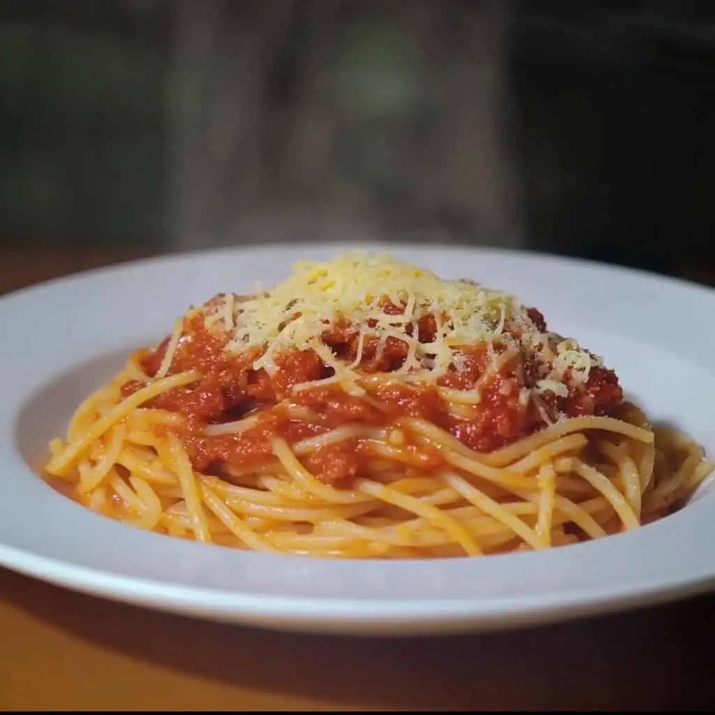 Jollibee Style Spaghetti (Pinoy Sweet Spaghetti)