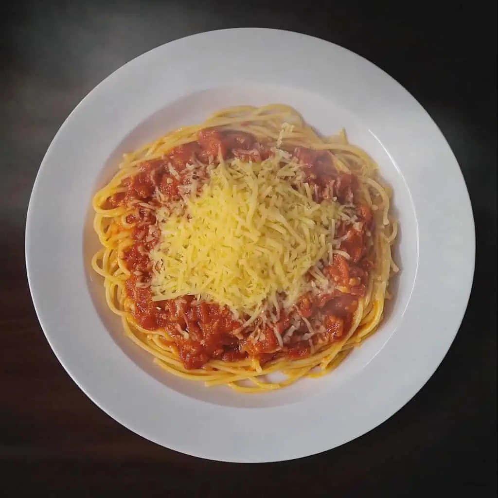 Jollibee Style Spaghetti (Pinoy Sweet Spaghetti)