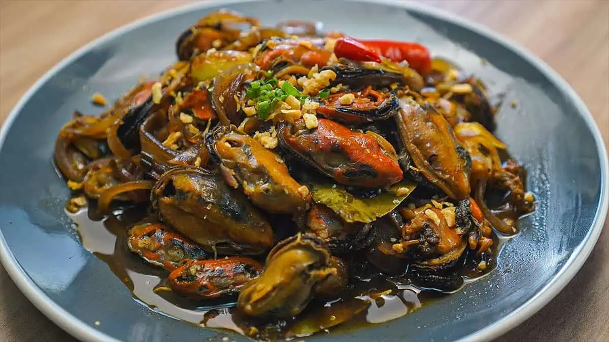 Adobong Tahong (Filipino Mussels Adobo)