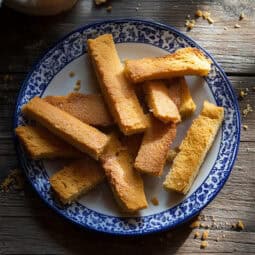 Filipino Biscocho (Biskotso)