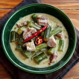 Ginataang Okra (Okra in Coconut Milk)