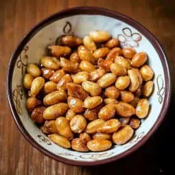 Adobong Mani (Filipino Garlic Fried Peanuts)