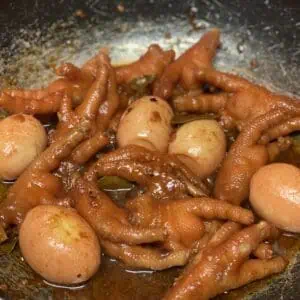 Adobong Paa ng Manok Recipe (Filipino Chicken Feet Adobo)