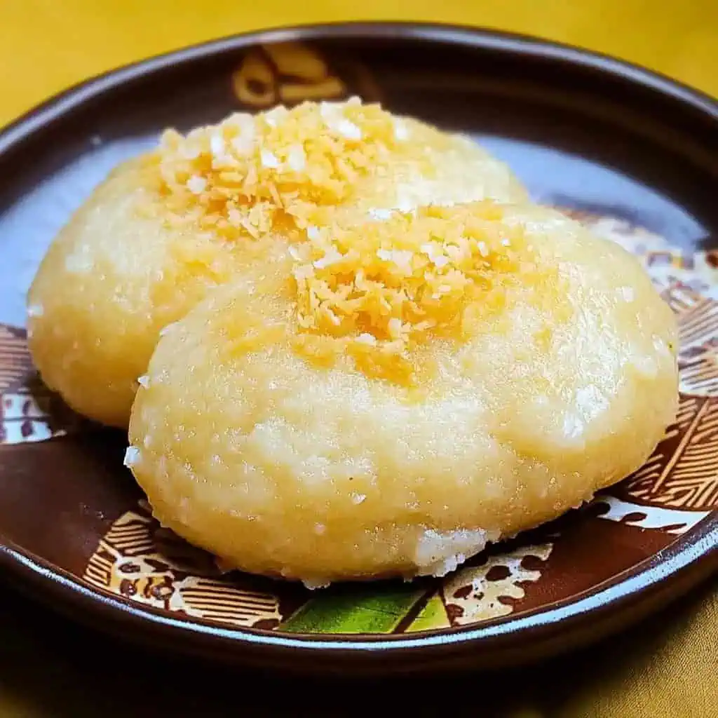 Puto Balanghoy (Filipino Steamed Cassava Cake)