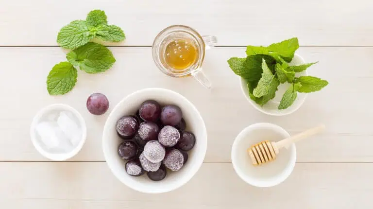Ingredients for Grape Shake (Frozen Grape Smoothie)