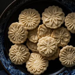 Traditional Filipino Uraro (Arrowroot) Cookies