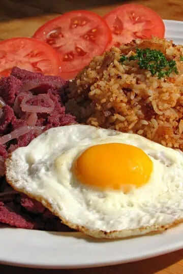 Cornsilog (Corned Beef with Garlic Rice and Fried Egg)