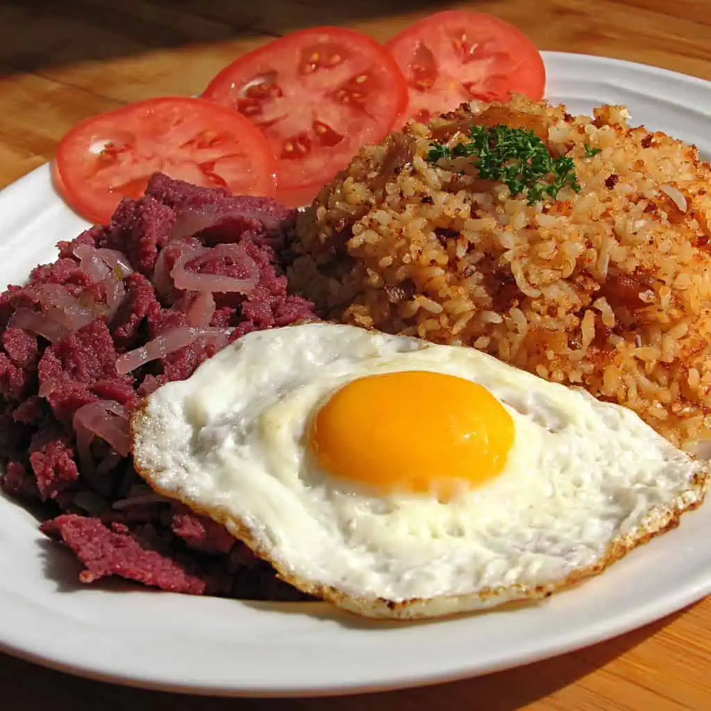 Cornsilog (Corned Beef with Garlic Rice and Fried Egg)