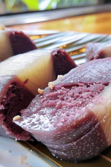 Suman Moron (Filipino Chocolate Vanilla Rice Cake)